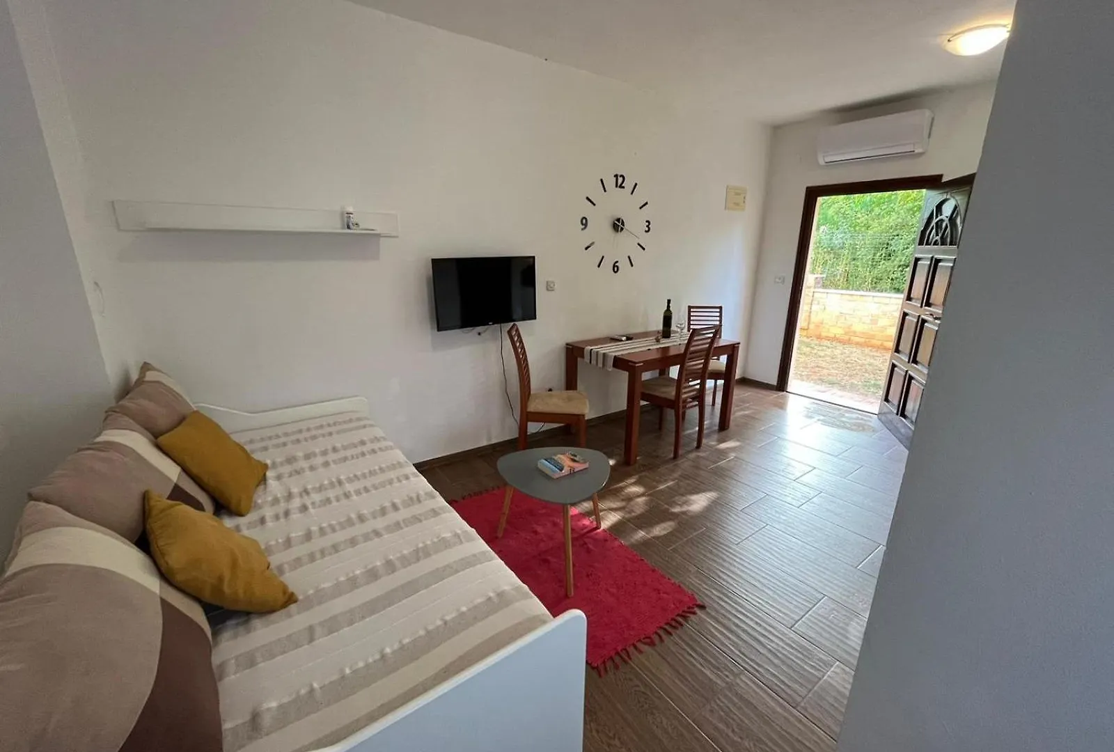 Studio Apartman San 3 Liznjan 0*,